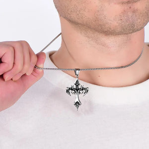 Collar con colgante de Cruz en llamas